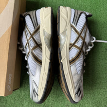 Load image into Gallery viewer, ASICS Clay Canyon Gel 1130s Size 11.5
