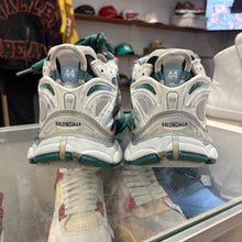 Load image into Gallery viewer, Balenciaga Runners Size 44
