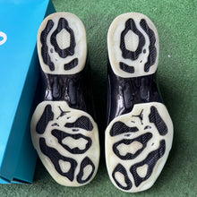 Load image into Gallery viewer, Jordan Doernbecher 17s Size 12
