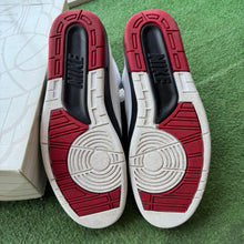 Load image into Gallery viewer, Jordan OG Chicago 2s Size 13
