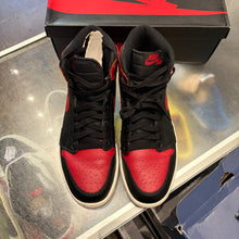 Load image into Gallery viewer, 2013 Jordan Banned Bred 1s Size 9.5
