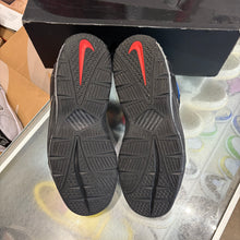 Load image into Gallery viewer, Nike LeBron The Shop 3s Size 11
