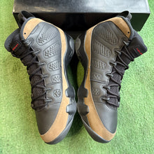 Load image into Gallery viewer, Jordan Olive 9s Size 11.5
