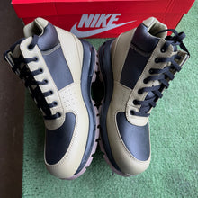 Load image into Gallery viewer, Nike Black Sesame Air Max Goadomes Size 11
