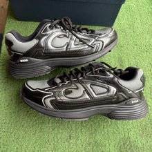 Load image into Gallery viewer, Dior B30s Size 41
