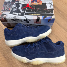Load image into Gallery viewer, Jordan Jeter Low 11s Size 10.5
