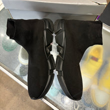 Load image into Gallery viewer, Balenciaga Speed Trainers Size 45
