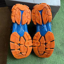 Load image into Gallery viewer, Balenciaga Runners Size 46
