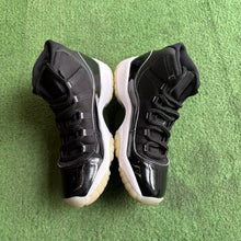 Load image into Gallery viewer, Jordan Jubilee 11s Size 6Y
