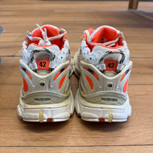 Load image into Gallery viewer, Balenciaga Runners Size 42
