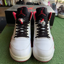 Load image into Gallery viewer, Jordan Fire Red 5s Size 11
