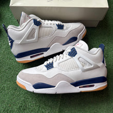 Load image into Gallery viewer, Jordan SB Midnight Navy 4s Size 10.5
