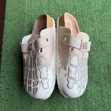 Load image into Gallery viewer, Octavious Marks Clogs Size 3/4
