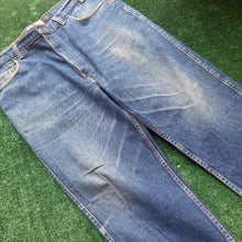 Load image into Gallery viewer, Vintage Levis Denim Size 40x30
