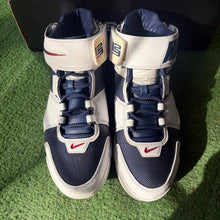 Load image into Gallery viewer, Nike LeBron Midnight Navy Zoom 2s Size 10.5
