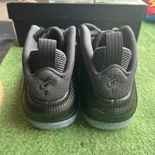 Load image into Gallery viewer, Nike Carbon Fiber Foamposites Size 12
