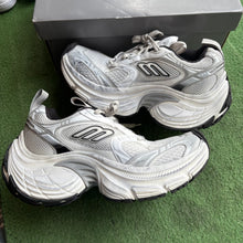 Load image into Gallery viewer, Balenciaga 10XLs Size 46
