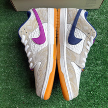 Load image into Gallery viewer, Nike SB Rayssa Leal Low Dunks Size 10
