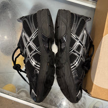 Load image into Gallery viewer, ASICS Black Gel-1130s Size 8.5
