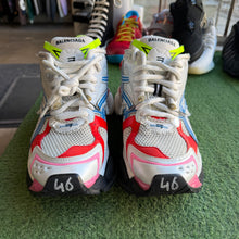 Load image into Gallery viewer, Balenciaga Runner Size 46
