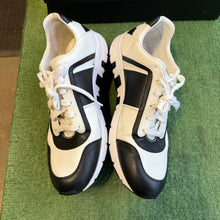 Load image into Gallery viewer, Gucci Low Tops Size 8.5UK
