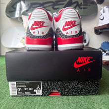 Load image into Gallery viewer, Jordan Fire Red 3s Size 9.5

