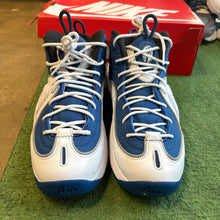 Load image into Gallery viewer, Nike Air Max Penny 2s Size 9
