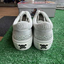 Load image into Gallery viewer, Octavious Marks Skate Shoes Size 7
