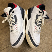 Load image into Gallery viewer, Jordan Fire Red Denim 3s Size 9
