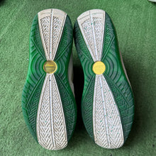 Load image into Gallery viewer, Nike Lebron MTAG 7s Size 10.5
