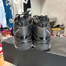 Load image into Gallery viewer, Nike LeBron The Shop 3s Size 11
