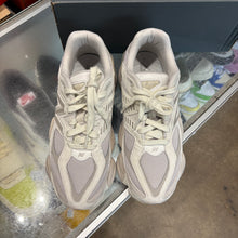 Load image into Gallery viewer, New Balance 9060s Size 8
