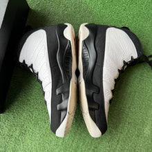 Load image into Gallery viewer, Jordan Space Jam 9s Size 12
