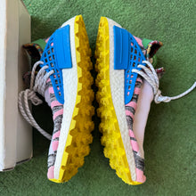 Load image into Gallery viewer, Adidas Pharrell Human Race Size 8
