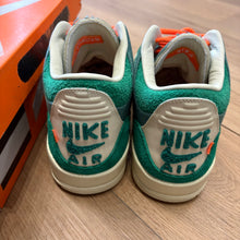 Load image into Gallery viewer, Jordan Nina Chanel 3s Size 10.5W/9M
