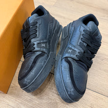 Load image into Gallery viewer, Louis Vuitton Trainers Size 7UK
