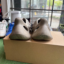 Load image into Gallery viewer, Yeezy Sand Foam Runner Size 6
