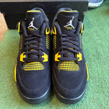 Load image into Gallery viewer, Jordan Thunder 4s Size 7Y
