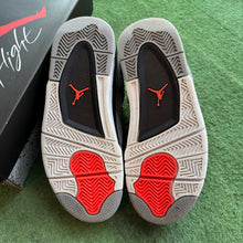 Load image into Gallery viewer, Jordan Infrared 4s Size 4Y
