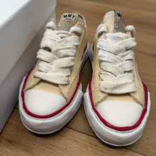 Load image into Gallery viewer, MMY OG Sole Canvas Peterson Lows Size 37
