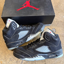 Load image into Gallery viewer, Jordan Reimagined Metallic 5s Size 6Y
