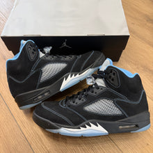 Load image into Gallery viewer, Jordan University Blue 5s Size 10.5
