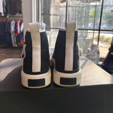 Load image into Gallery viewer, Amiri Highs Size 7
