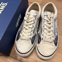Load image into Gallery viewer, Vans Archive Flame LX Old Skools Size 7.5
