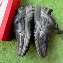 Load image into Gallery viewer, Nike Zoom Vomero 5s Size 9
