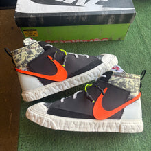 Load image into Gallery viewer, Nike Readymade Blazers Size 13
