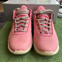 Load image into Gallery viewer, Nike LeBron South Beast 20s Size 7
