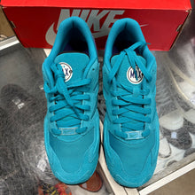 Load image into Gallery viewer, Nike Air Max2 Reverse Grape Lights Size 9
