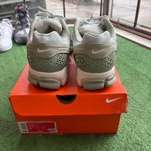 Load image into Gallery viewer, Nike Zoom Jade Horizon Vomero 5s Size 10.5
