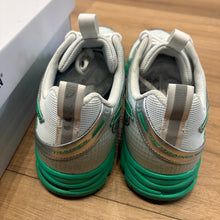 Load image into Gallery viewer, ASICS Hidden NY Dawn Gel-DS Trainer 14s Size 10
